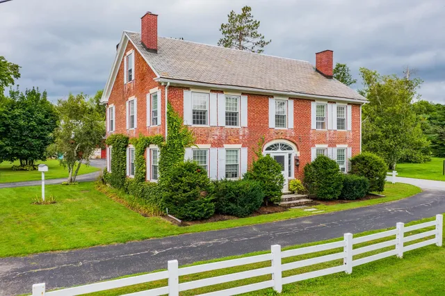 $1,350,000 | 1677 Barnumville Road, Manchester, VT 05255