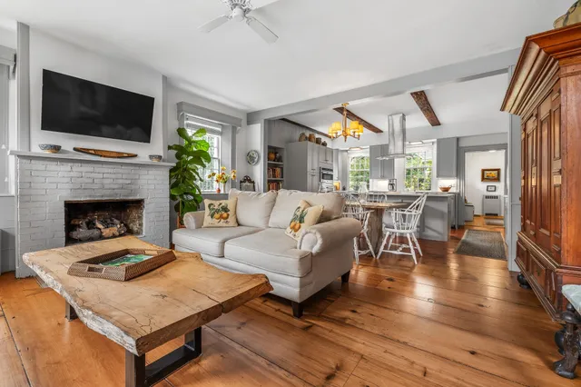 $1,350,000 | 1677 Barnumville Road, Manchester, VT 05255