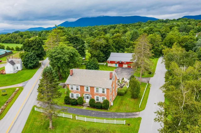 $1,350,000 | 1677 Barnumville Road, Manchester, VT 05255
