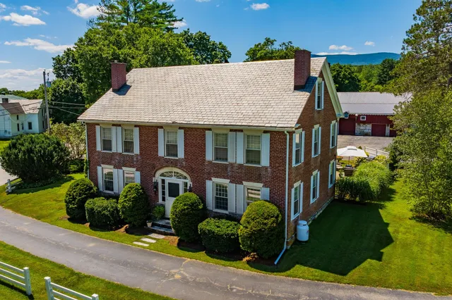 $1,350,000 | 1677 Barnumville Road, Manchester, VT 05255