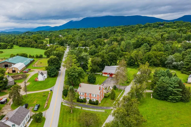 $1,350,000 | 1677 Barnumville Road, Manchester, VT 05255