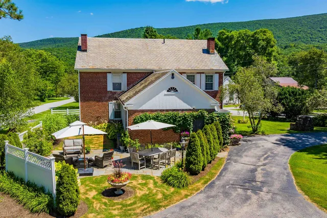 $1,350,000 | 1677 Barnumville Road, Manchester, VT 05255
