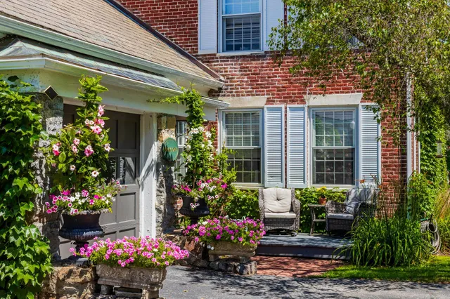 $1,350,000 | 1677 Barnumville Road, Manchester, VT 05255