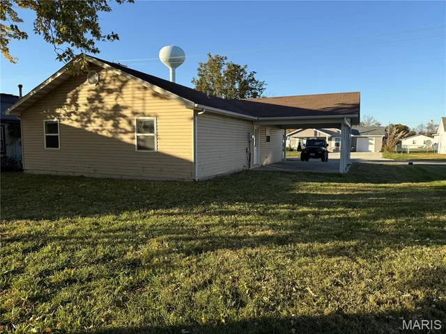 $179,900 | 1203 West Locust Street, Bowling Green, MO 63334