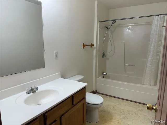 $179,900 | 1203 West Locust Street, Bowling Green, MO 63334