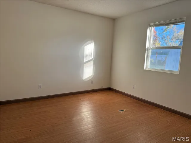 $179,900 | 1203 West Locust Street, Bowling Green, MO 63334