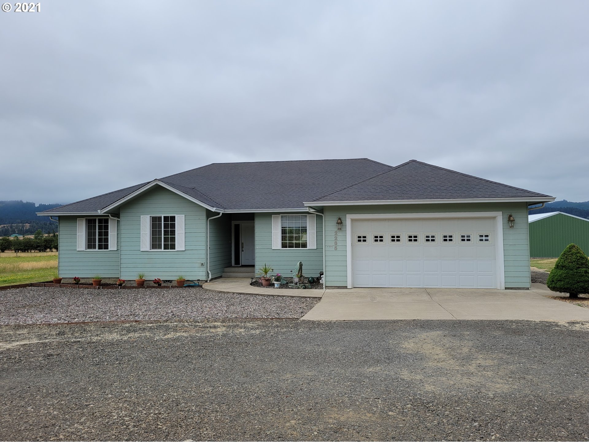 2265 North Side Road Sutherlin, OR 97479 - Photo 1 of 27