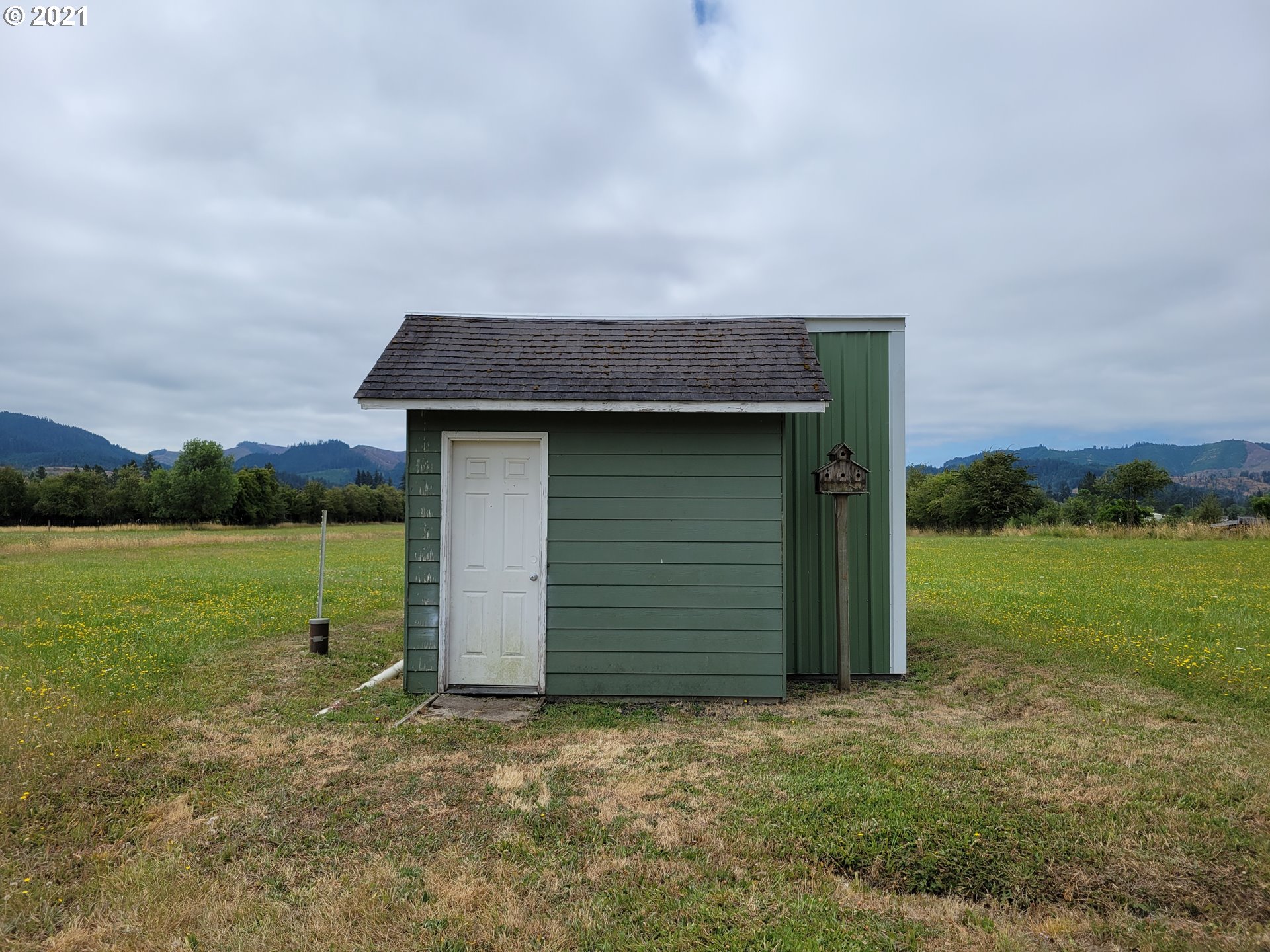 2265 North Side Road Sutherlin, OR 97479 - Photo 21 of 27