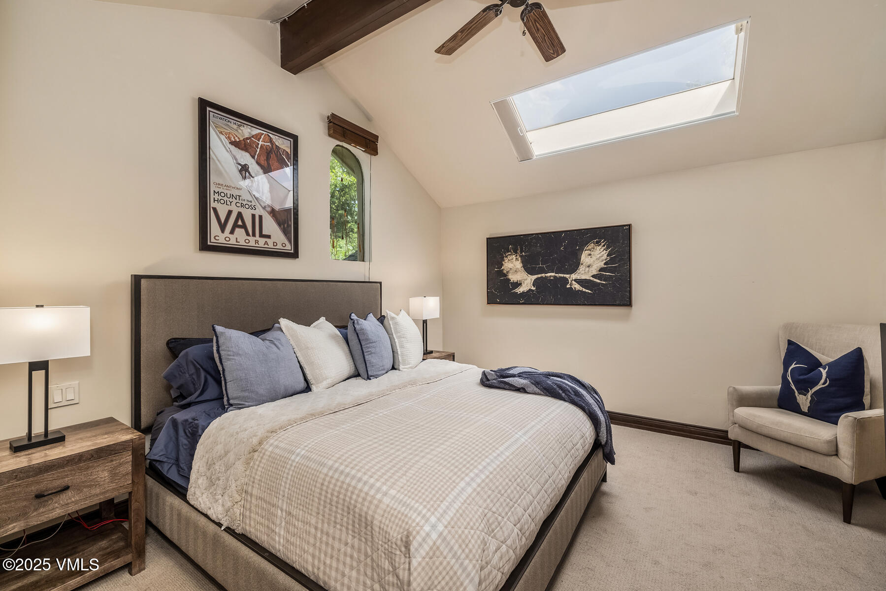 2010 Vermont Road Vail, CO 81657 - Photo 26 of 35 a bedroom with bed and a couch