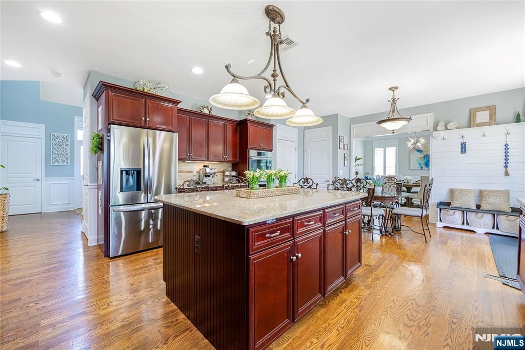 8 Ferndale Place Pompton Plains, NJ 07444 - Photo 15 of 49