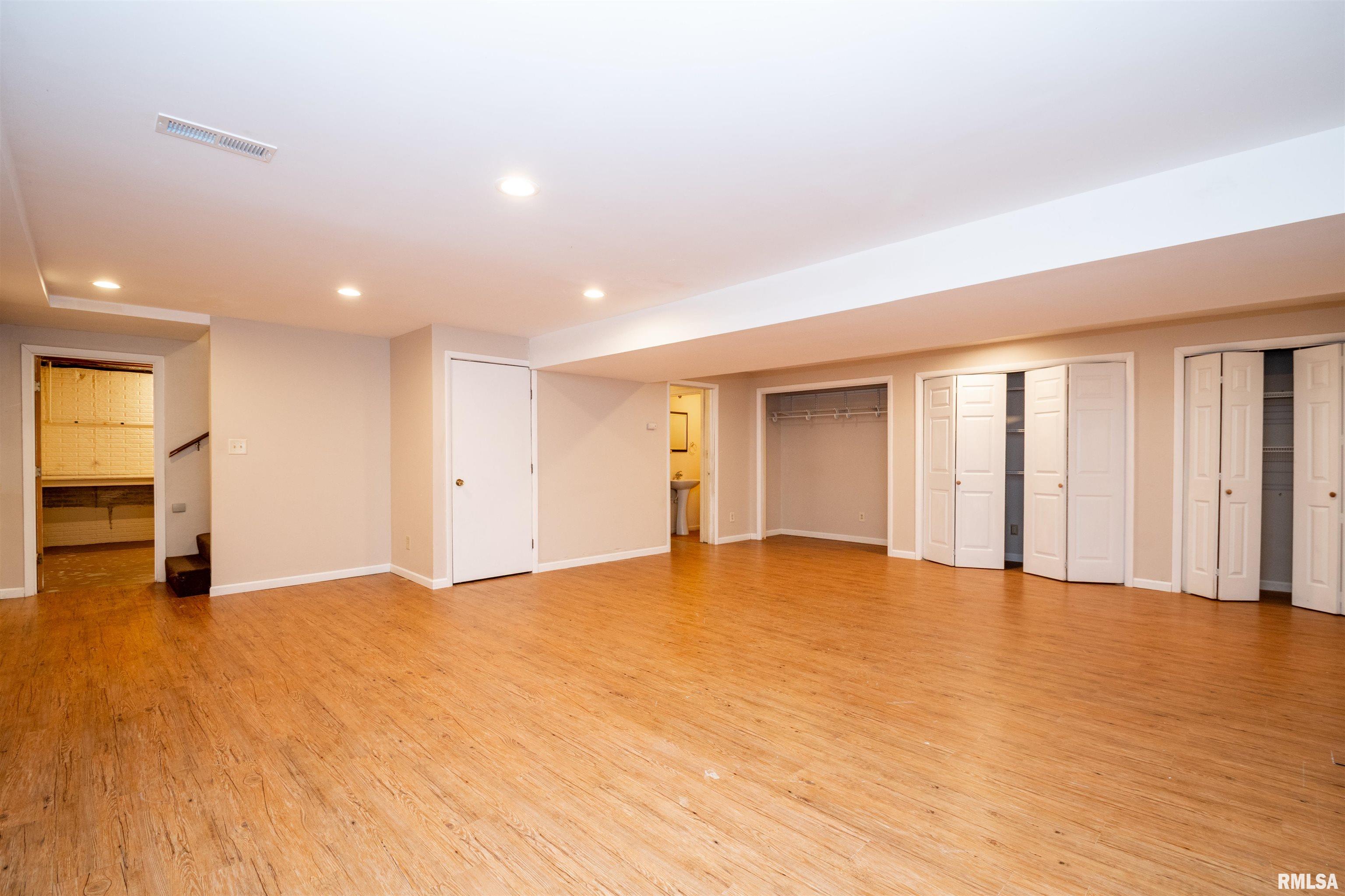 6729 North Mount Hawley Road Peoria, IL 61614 - Photo 32 of 44 Gallery Image 32