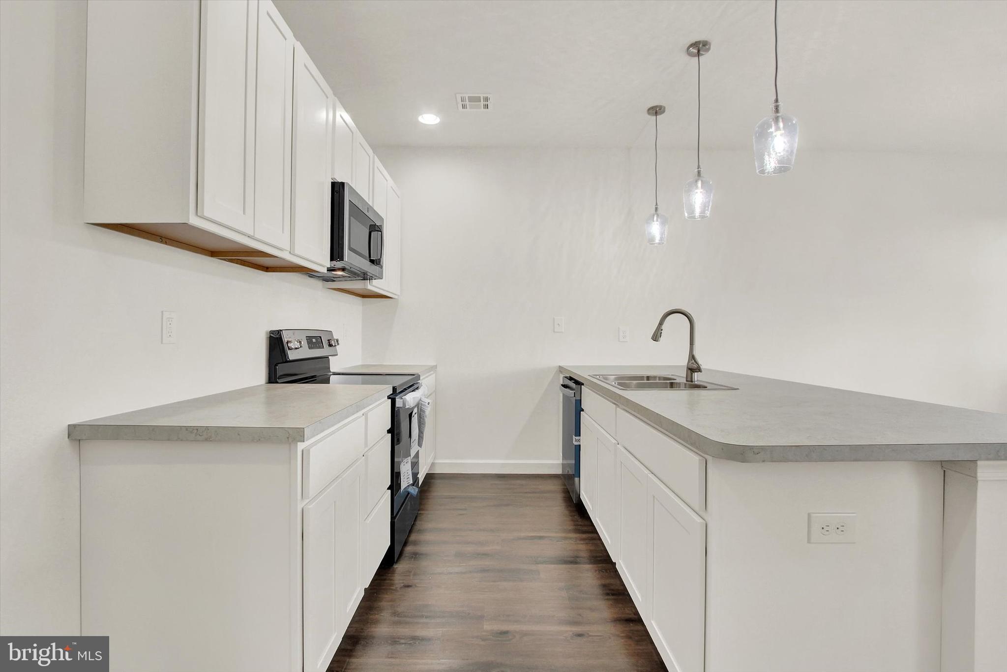 263 3rd Street Hanover, PA 17331 - Photo 16 of 18 Large center Island with Sink & Dishwasher