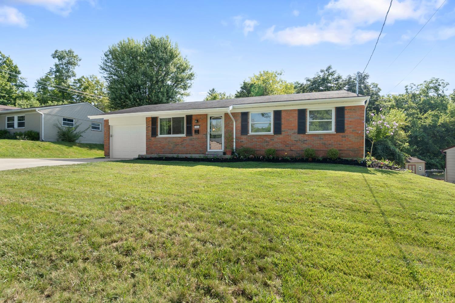 9986 Shellbark Lane Cincinnati, OH 45231 - Photo 2 of 26