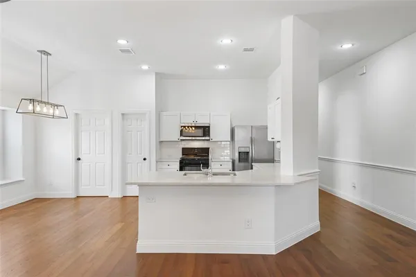$379,000 | 1015 Fleetwood Cove Drive, Grand Prairie, TX 75052