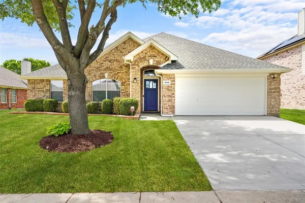 $379,000 | 1015 Fleetwood Cove Drive, Grand Prairie, TX 75052
