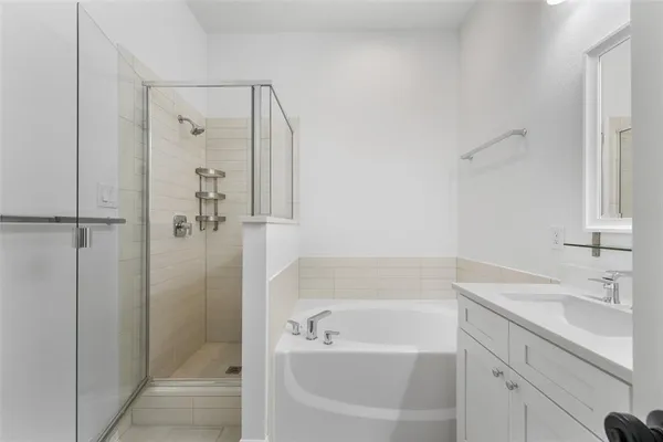 $379,000 | 1015 Fleetwood Cove Drive, Grand Prairie, TX 75052