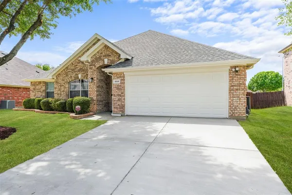 $379,000 | 1015 Fleetwood Cove Drive, Grand Prairie, TX 75052