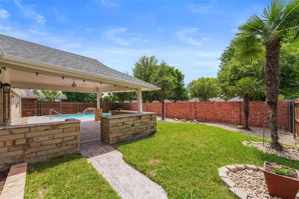 $379,000 | 1015 Fleetwood Cove Drive, Grand Prairie, TX 75052