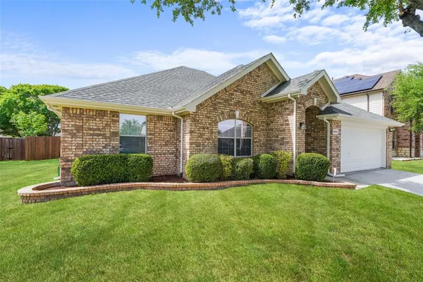 $379,000 | 1015 Fleetwood Cove Drive, Grand Prairie, TX 75052