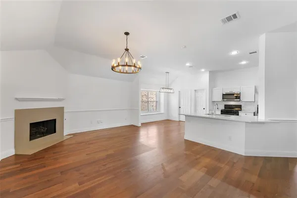 $379,000 | 1015 Fleetwood Cove Drive, Grand Prairie, TX 75052