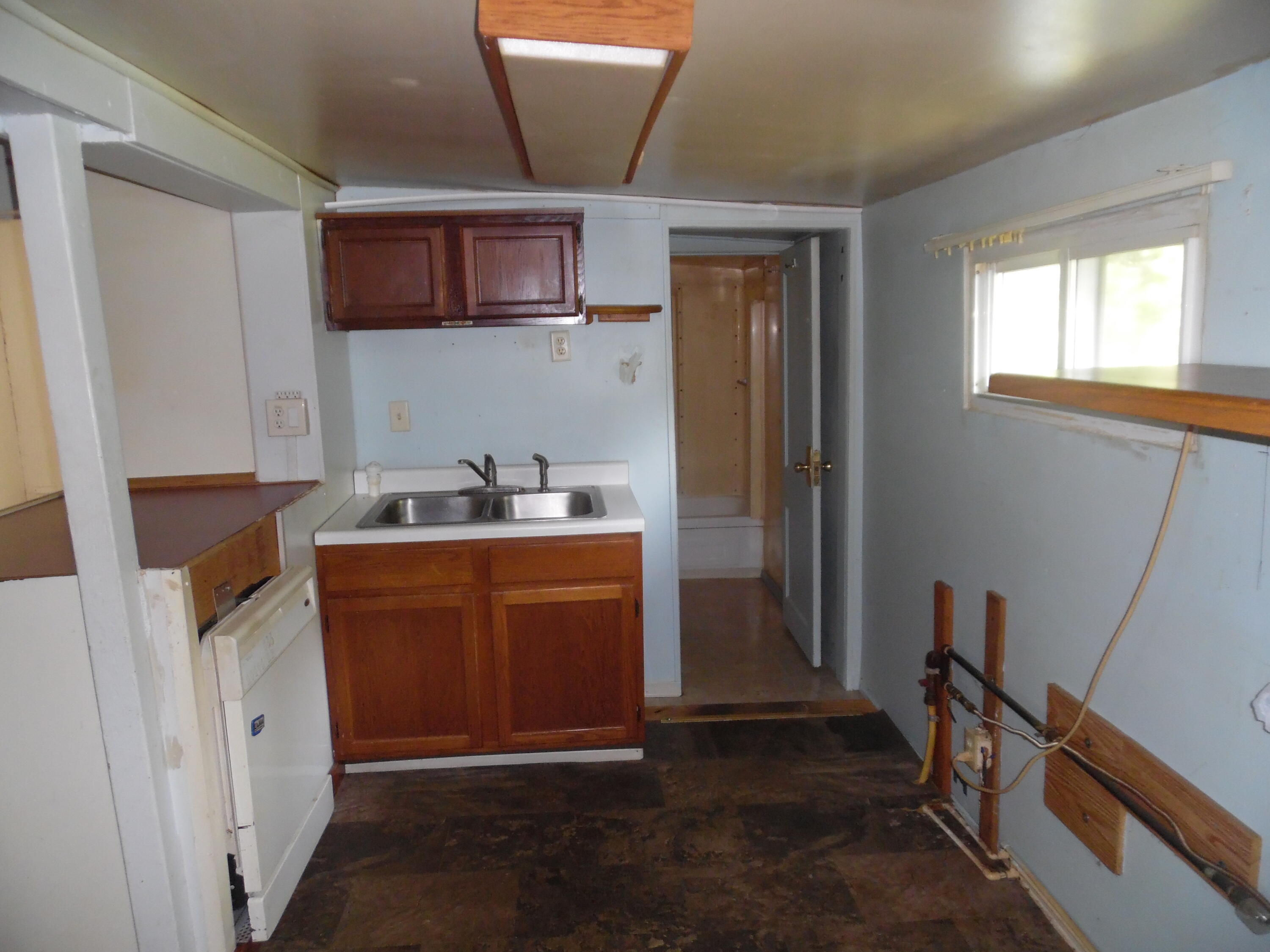 441 Adams Street Jackson, MI 49202 - Photo 10 of 20 SAM_0610