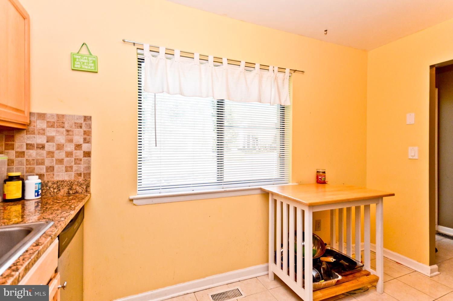 11971 Barrel Cooper Court Reston, VA 20191 - Photo 16 of 29 Kitchen