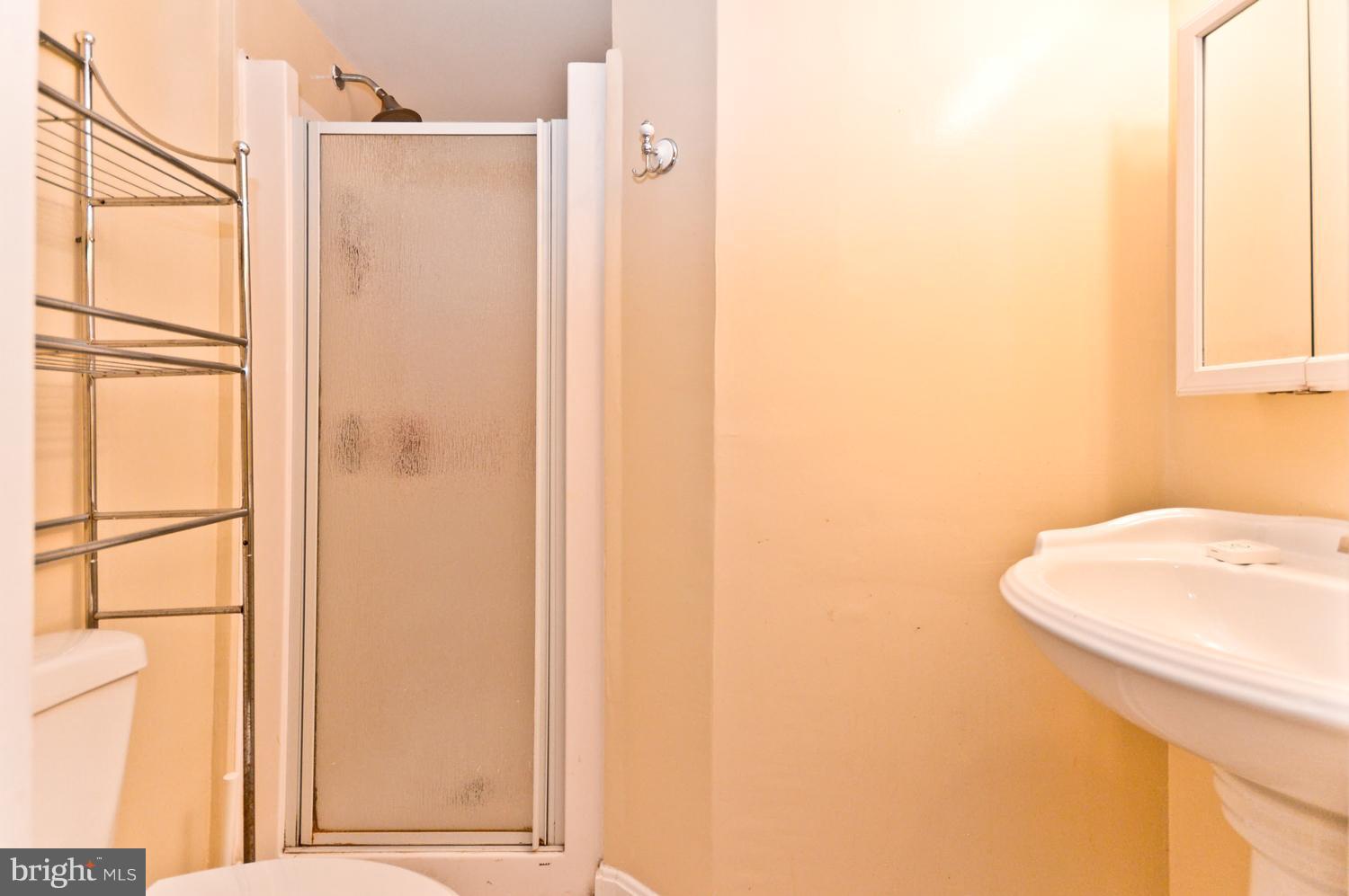 11971 Barrel Cooper Court Reston, VA 20191 - Photo 24 of 29 Bath (Master)