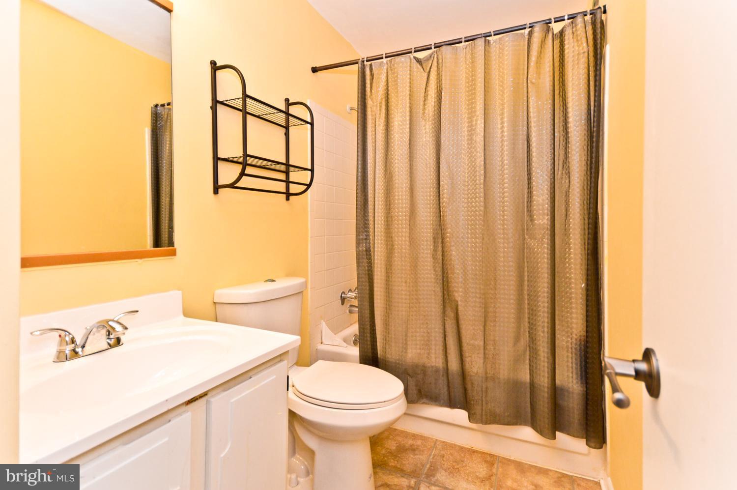 11971 Barrel Cooper Court Reston, VA 20191 - Photo 25 of 29 Bedroom (Master)