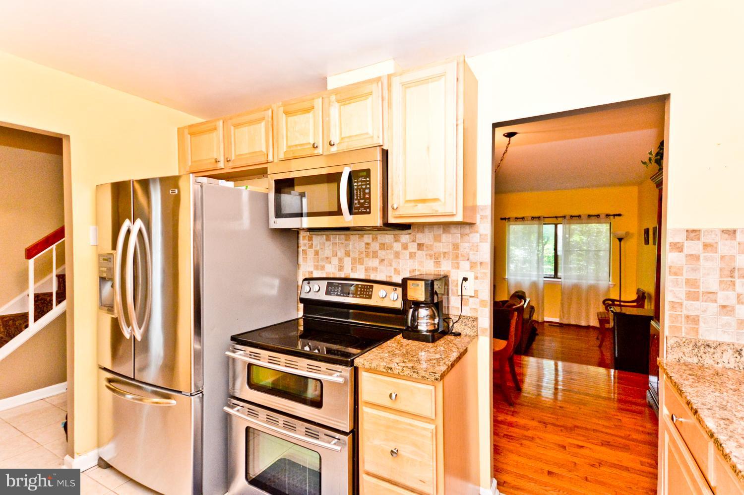 11971 Barrel Cooper Court Reston, VA 20191 - Photo 4 of 29 Kitchen
