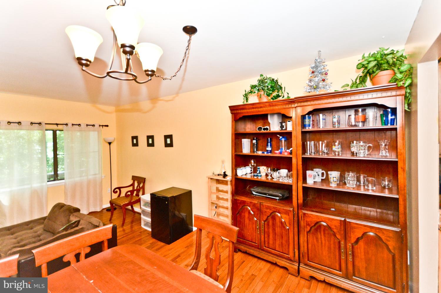 11971 Barrel Cooper Court Reston, VA 20191 - Photo 9 of 29 Dining Room