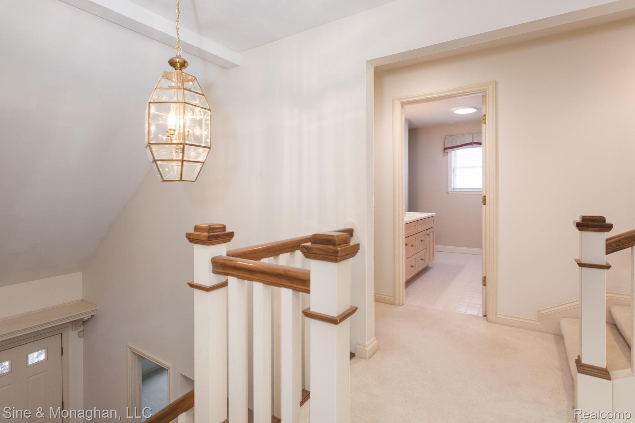77 Muir Road Grosse Pointe, MI 48236 - Photo 18 of 43 27.jpg