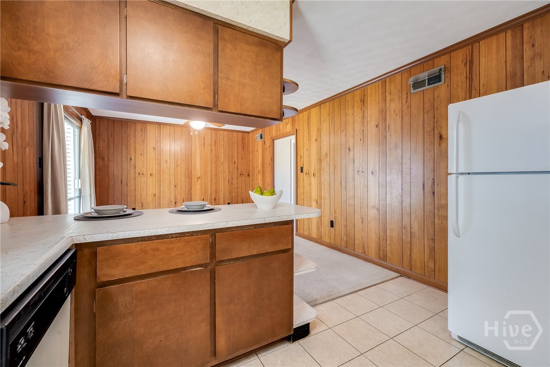 704 Glenbrook Road Savannah, GA 31419 - Photo 13 of 32