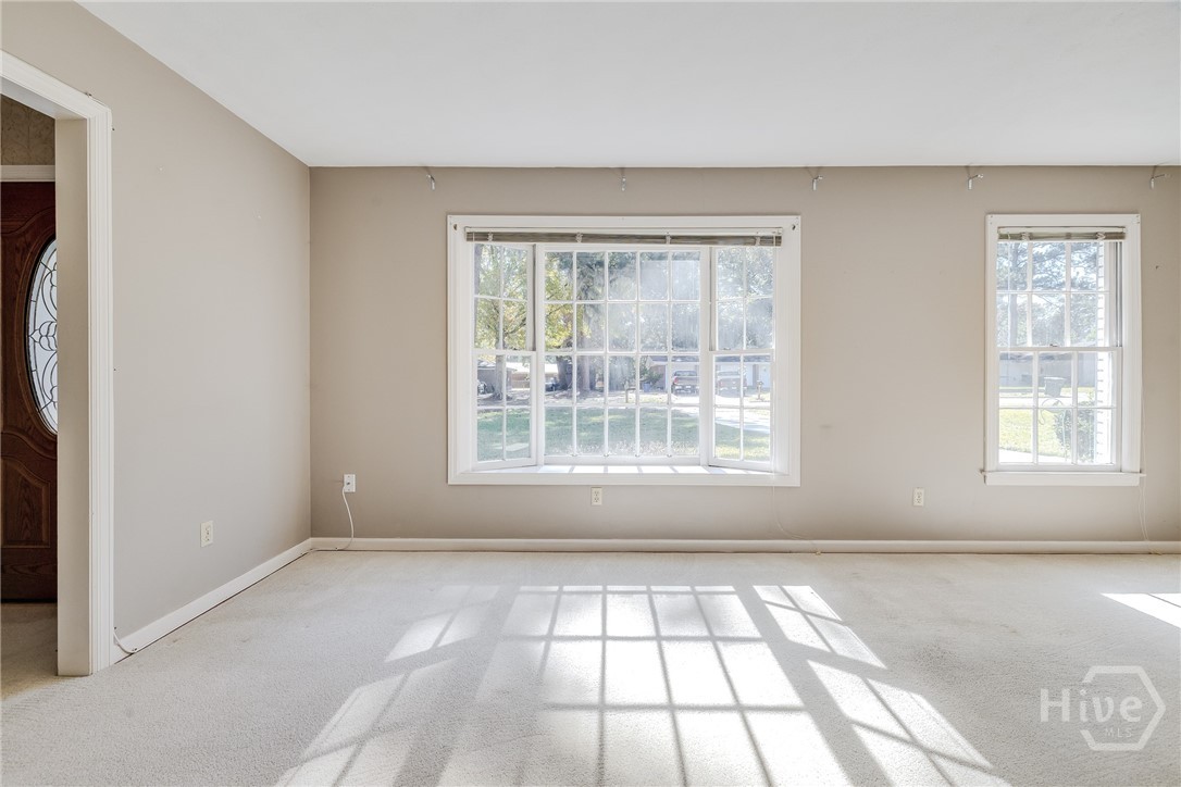 704 Glenbrook Road Savannah, GA 31419 - Photo 4 of 32