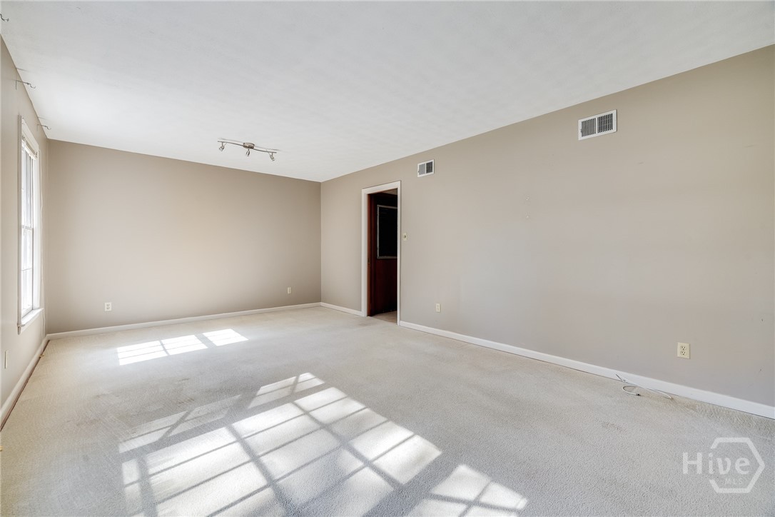 704 Glenbrook Road Savannah, GA 31419 - Photo 7 of 32