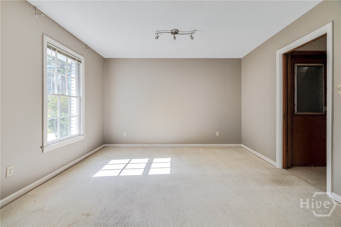 704 Glenbrook Road Savannah, GA 31419 - Photo 10 of 32