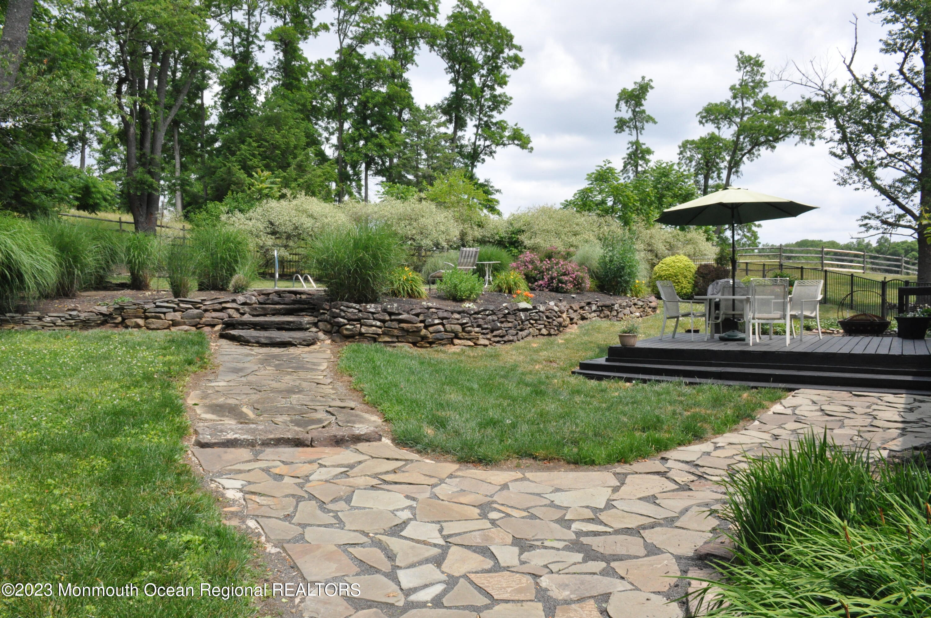 51 Hill Road Allentown, NJ 08501 - Photo 3 of 33 DSC_0811