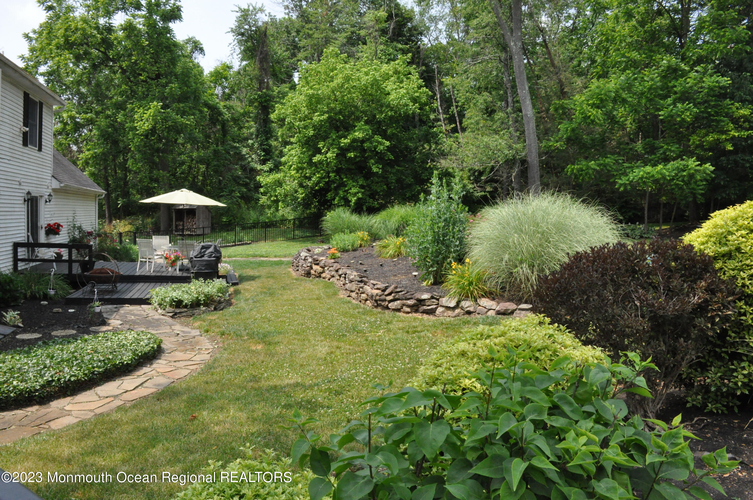 51 Hill Road Allentown, NJ 08501 - Photo 4 of 33 DSC_0805