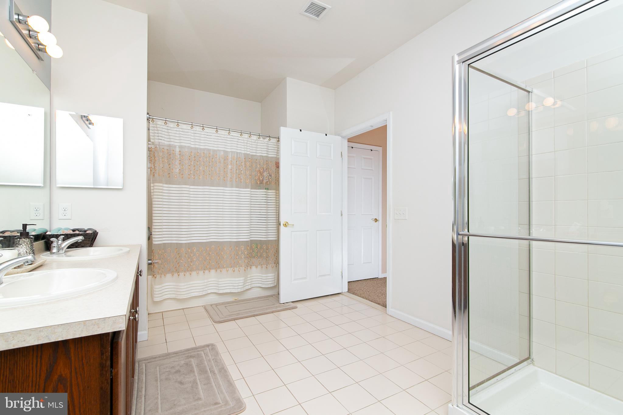 536 Timberlake Drive Ewing, NJ 08618 - Photo 13 of 36