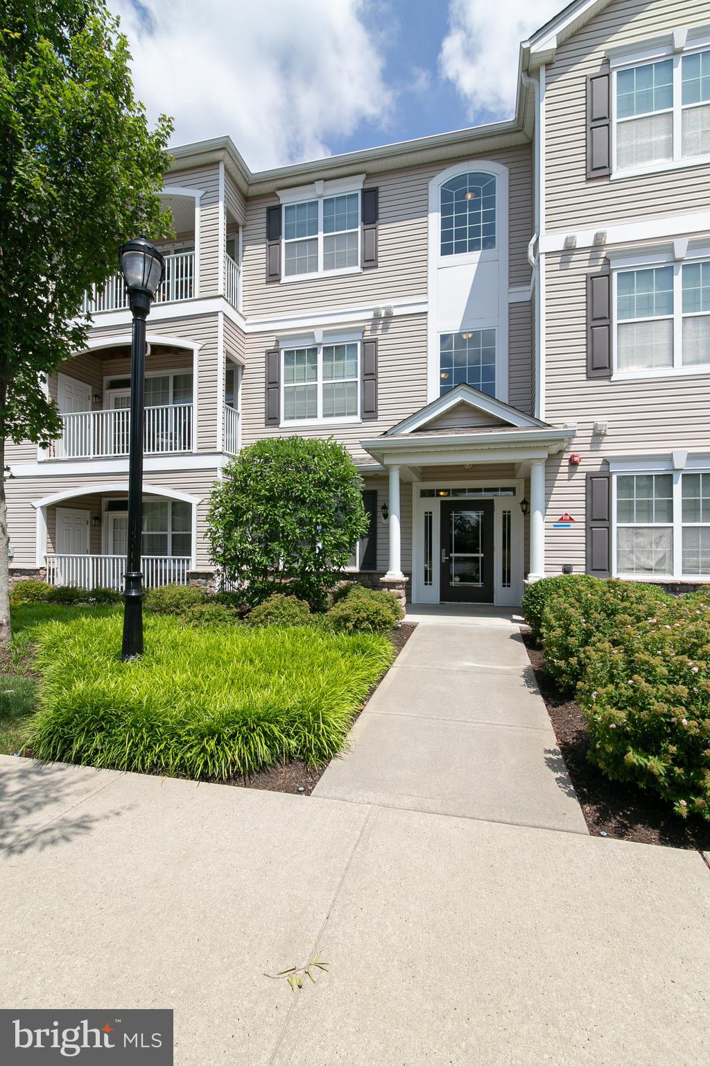 536 Timberlake Drive Ewing, NJ 08618 - Photo 3 of 36