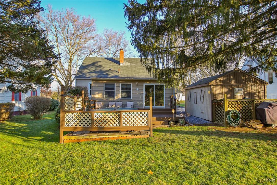 820 Magnolia Road Hellertown, PA 18055 - Photo 8 of 41 Gallery Image 8