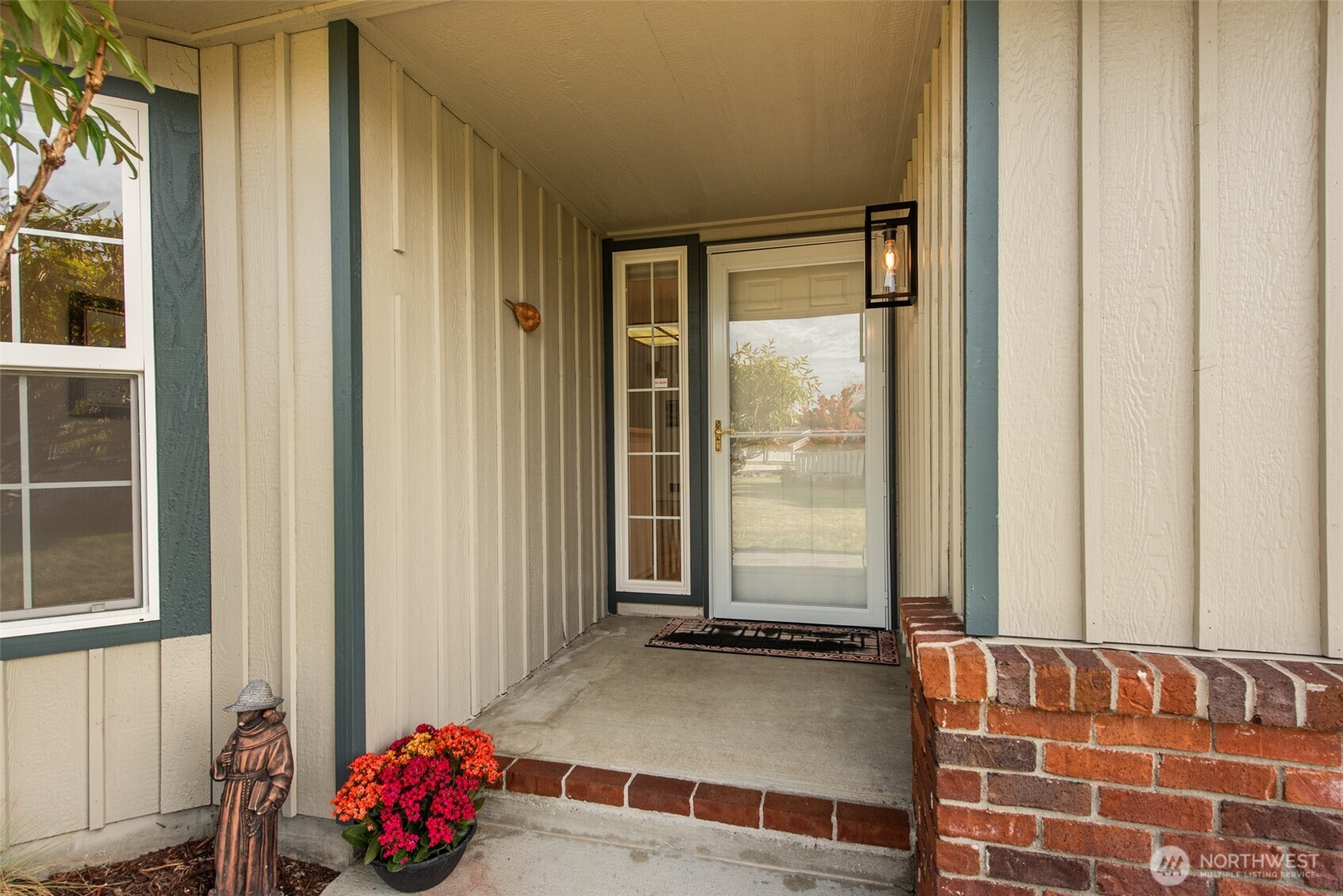 871 North Oxford Way Sequim, WA 98382 - Photo 4 of 40