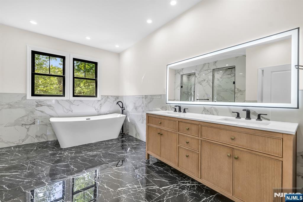 193 Homestead Road Paramus, NJ 07652 - Photo 28 of 40 Gallery Image 28