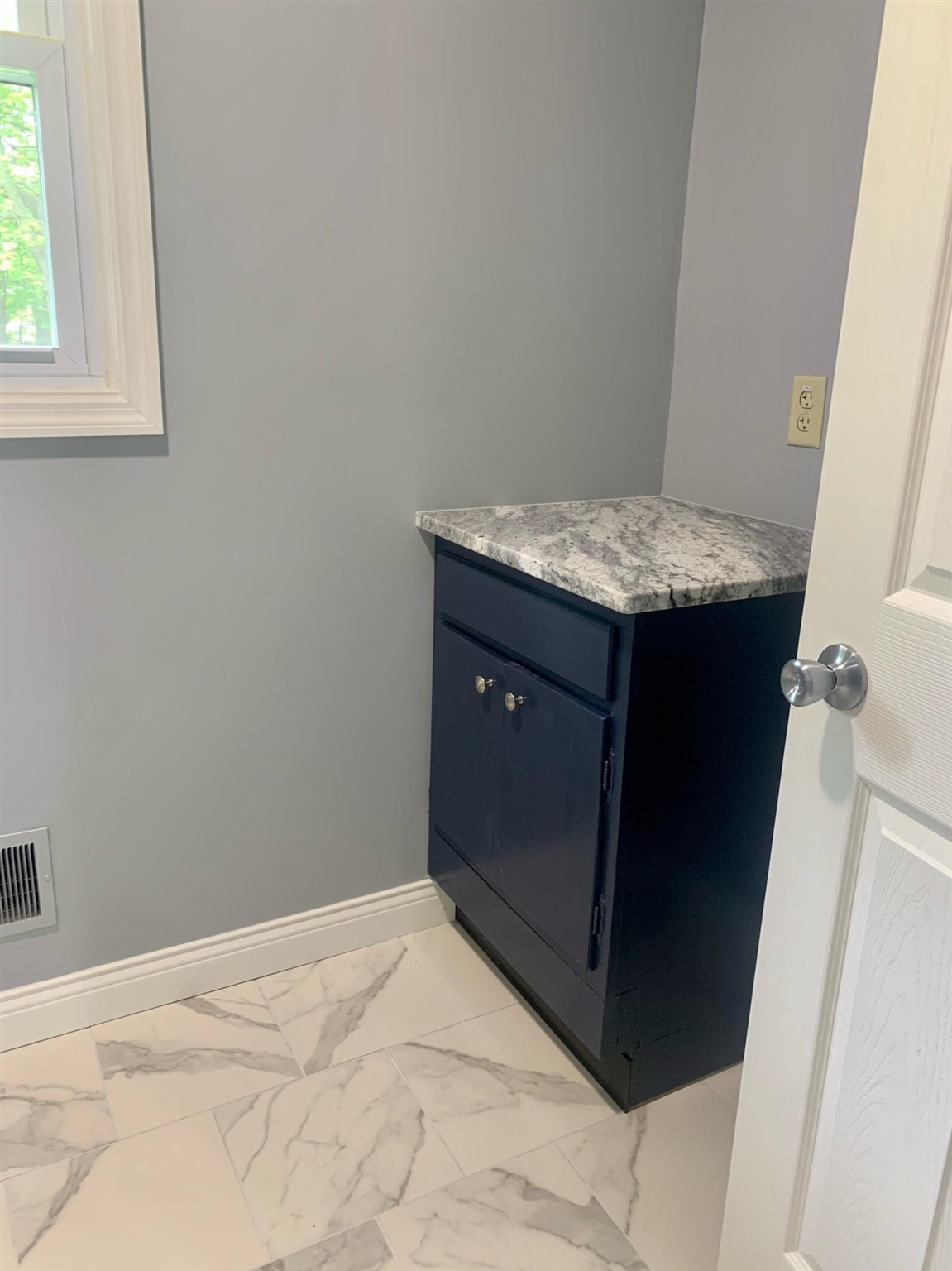 2913 Rode Road Evansville, IN 47711 - Photo 12 of 35 Gallery Image 12