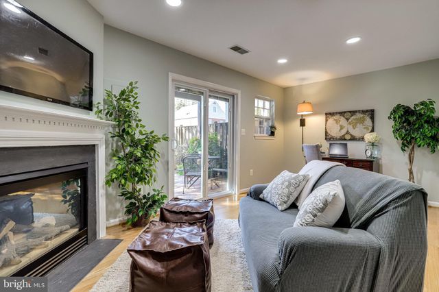 $710,000 | 26 West Glebe Road, Alexandria, VA 22305