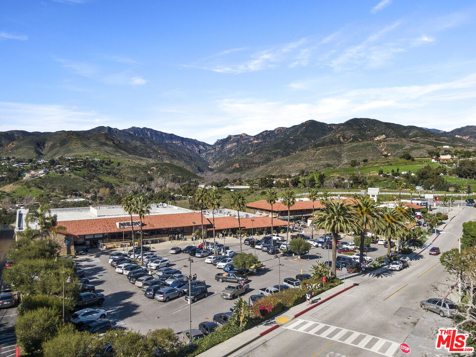 29221 Heathercliff Road, Unit 9 Malibu, CA 90265 - Photo 32 of 35