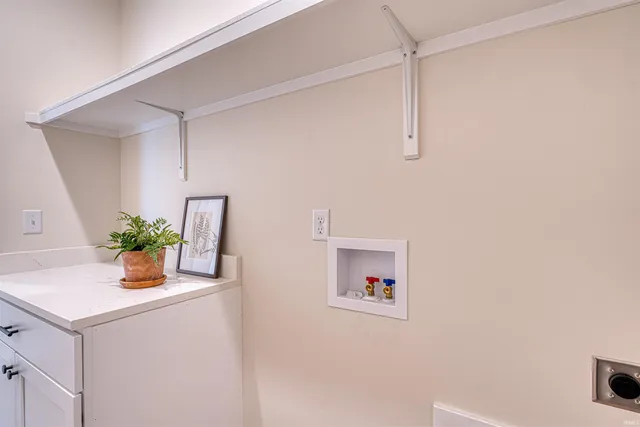 $489,900 | 19115 Braeburn Drive, Evansville, IN 47725