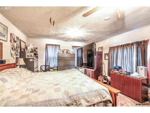 263 12th Street Lebanon, OR 97355 - Photo 13 of 32