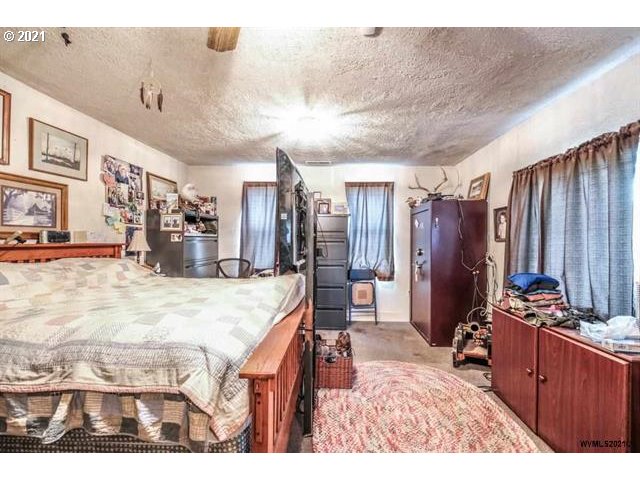 263 12th Street Lebanon, OR 97355 - Photo 14 of 32