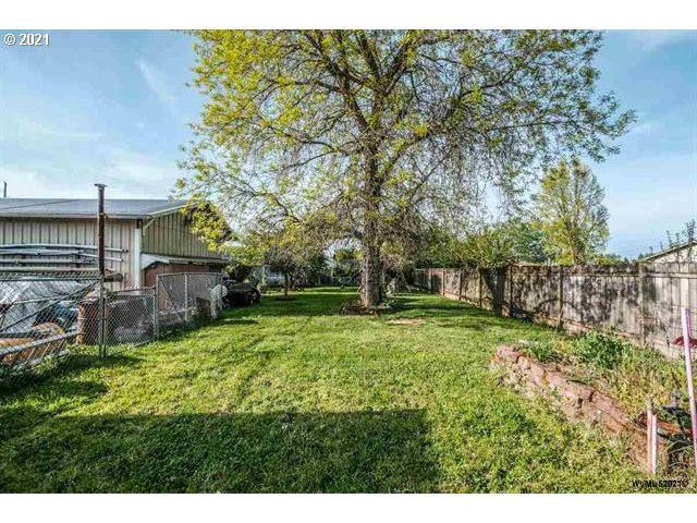263 12th Street Lebanon, OR 97355 - Photo 20 of 32