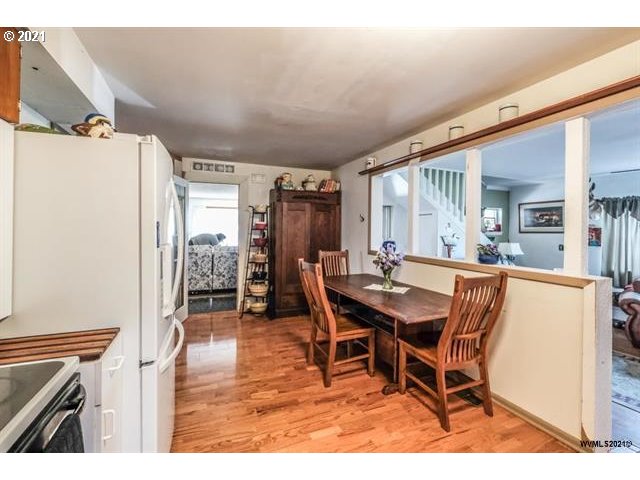 263 12th Street Lebanon, OR 97355 - Photo 3 of 32